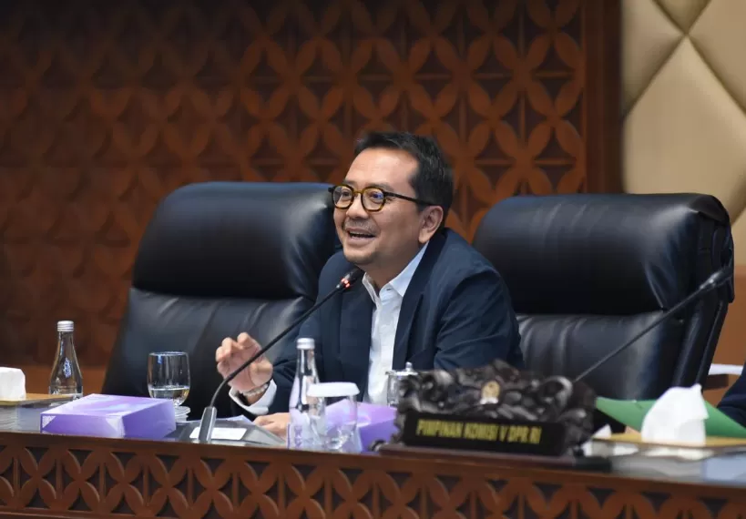 Potret Wakil Ketua Komisi V DPR RI Syaiful Huda yang mengkritik kebijakan penurunan harga tiket pesawat domestik selama libur Nataru. (Foto: Tim Media PKB)