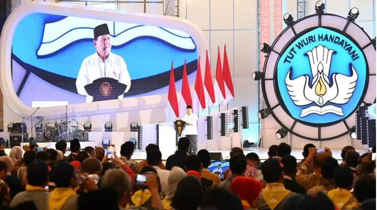 Potret Presiden Prabowo Subianto di acara Puncak Peringatan Hari Guru Nasional (HGN) 2024 di Jakarta International Velodrome, Jakarta, Kamis (28/11/2024). (Foto: BPMI Setpres/Kris)