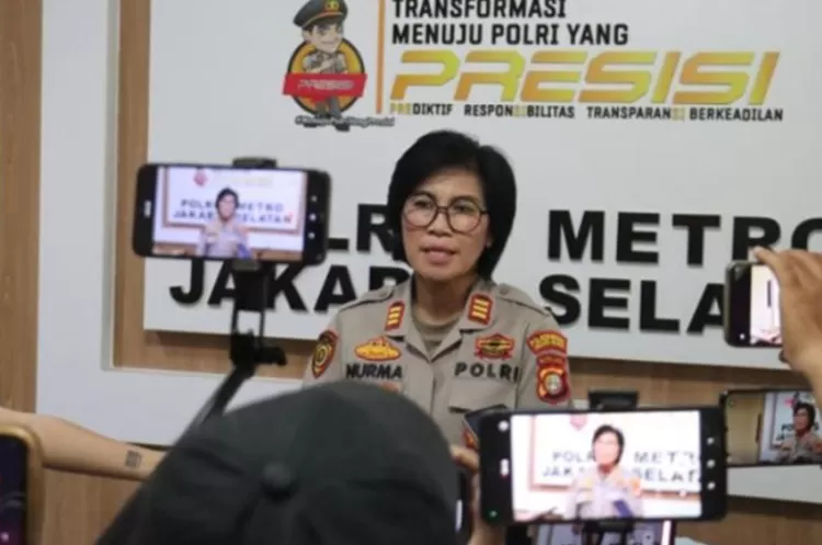 Konferensi Pers Kasus Remaja Pembunuh Ayah-Nenek di Jakarta Selatan, pada Senin, 2 Desember 2024.  ((Dok. Humas Polres Metro Jakarta Selatan))