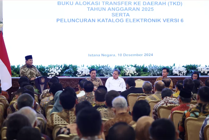 Presiden Prabowo Subianto pada acara penyerahan DIPA dan Buku Alokasi Transfer ke Daerah (TKD) Tahun Anggaran 2025 di Istana Negara, Jakarta, Selasa (10/12/2024). (Foto: Tim Media Prabowo)