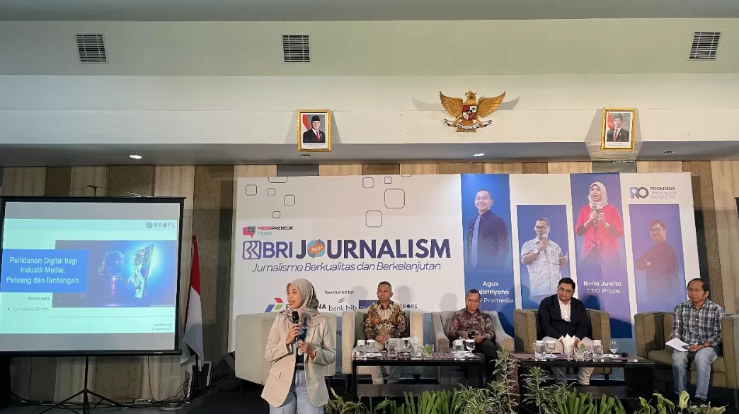 CEO Props Ilona Juwita jadi pembicara di event Mediapreneur Talks, di Kota Semarang, Jateng, Kamis (24/10/2024). Acara ini rangkaian event Journalism 360 yang digelar Promedia Teknologi Indonesia. (Foto: Dok. Promedia)