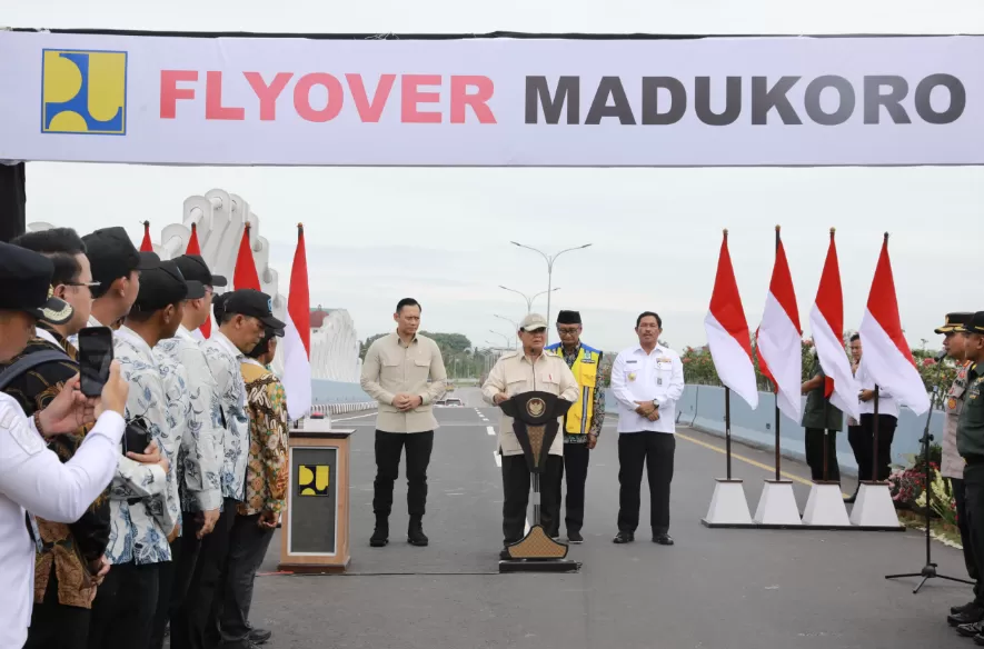 Presiden Prabowo Subianto saat meresmikan Flyover Madukoro di Kota Semarang, Jawa Tengah, Rabu (11/12/2024) pagi. (Foto: Tim Media Prabowo)