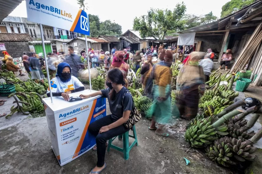 Potret AgenBRILink yang melayani berbagai transaksi keuangan. (Foto: Dok. BRI)