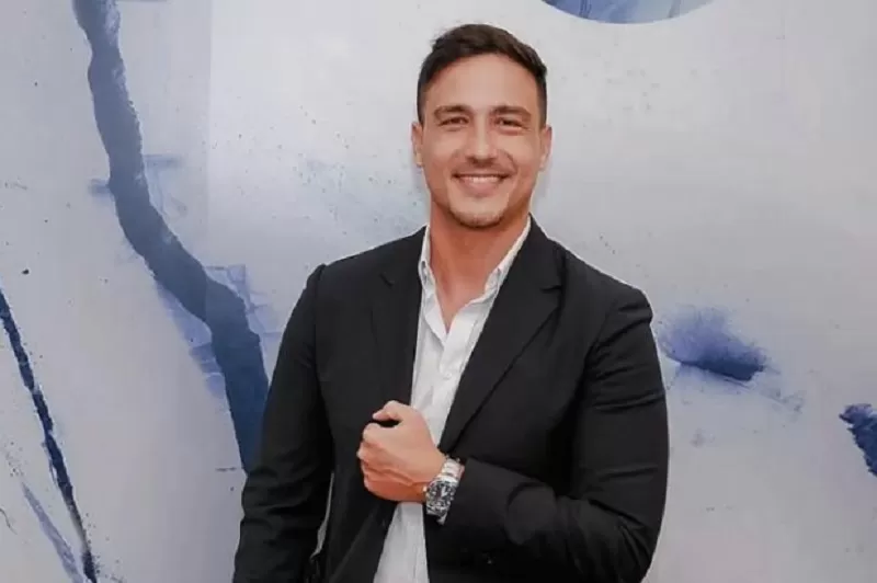 Artis Hamish Daud membantah soal tudingan diminta tanggung jawab usai disebut tidak membayar gaji karyawan di perusahaan lamanya.  ((Instagram.com/@hamishdw))