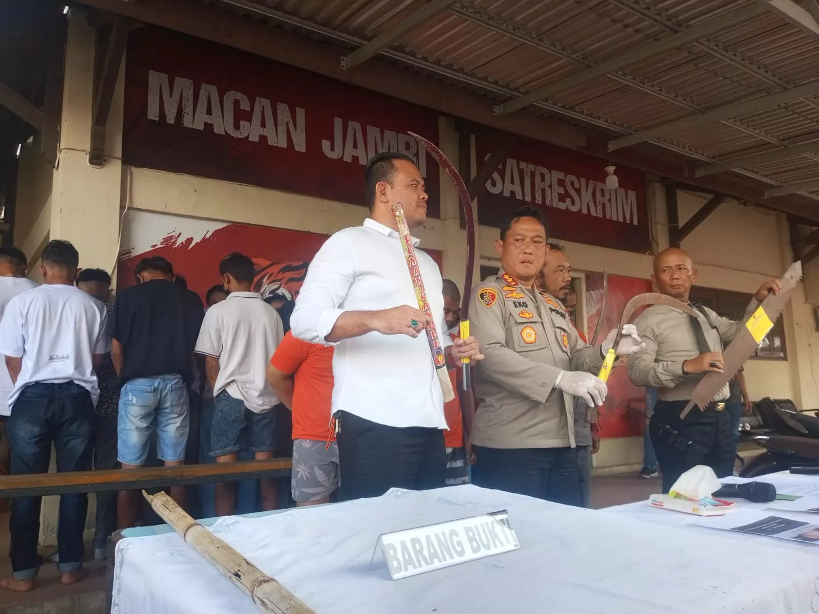 Konferensi pers Polresta Jambi terkait penangkapan sekelompok remaja terlibat aksi tawuran di kawasan Telanaipura, Kota Jambi ( M Ichsan) 