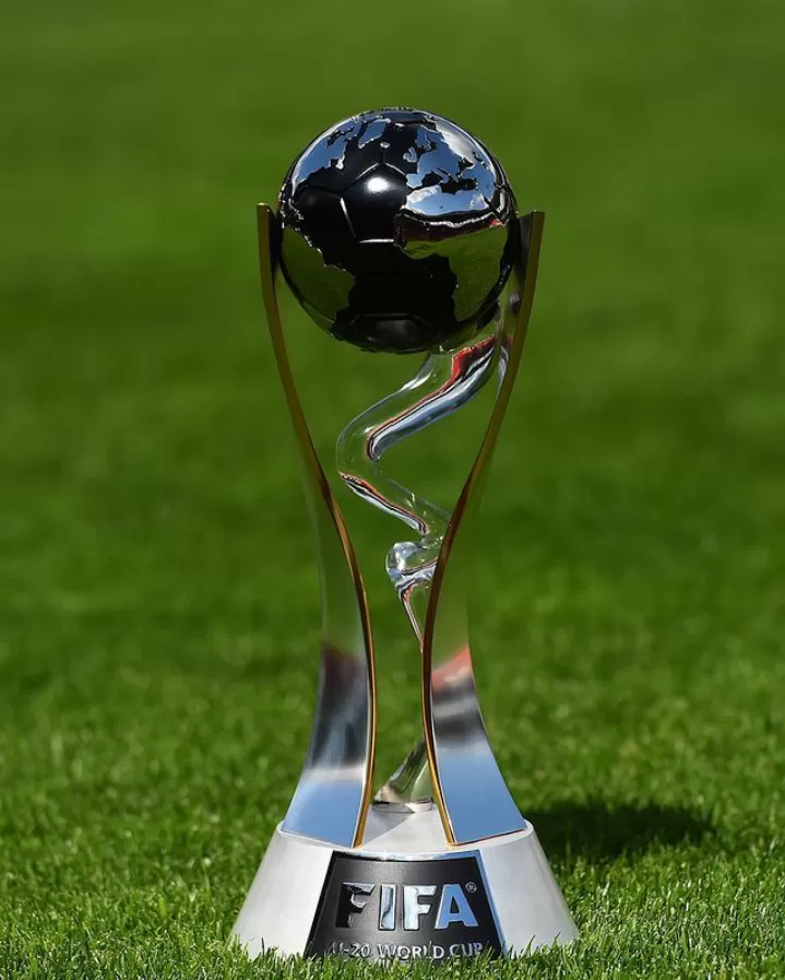 Trophy Piala Dunia U-20 (Instagram @fifa)