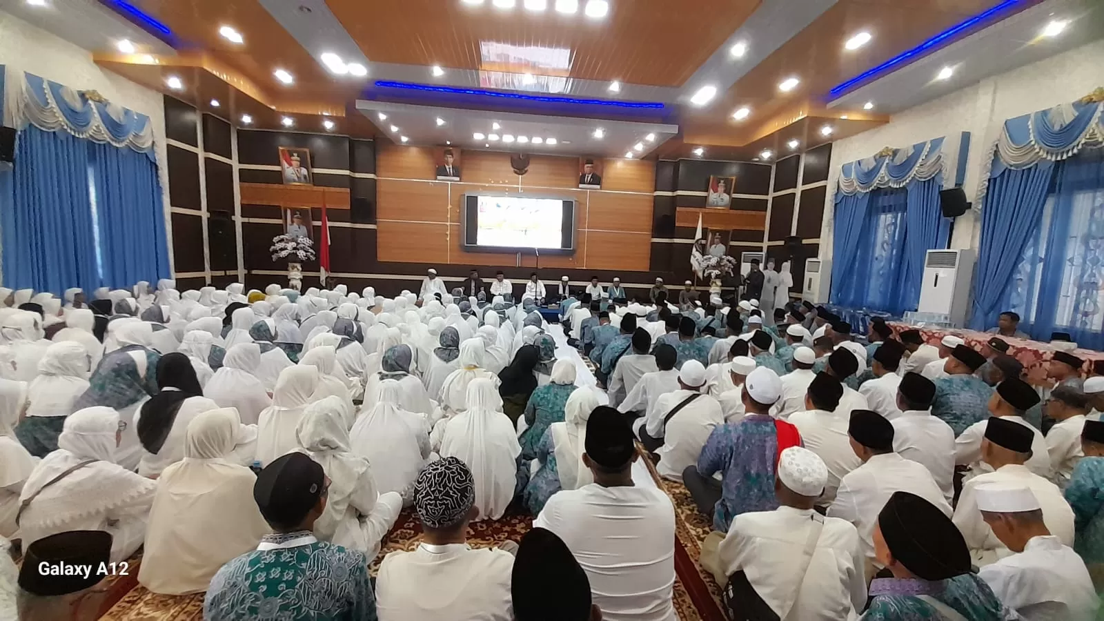 Calon jamaah haji Kabupaten Tanjabbar siap diberangkatkan ke Tanah Suci Makkah (Metrojambi.com/Eko Siswono)