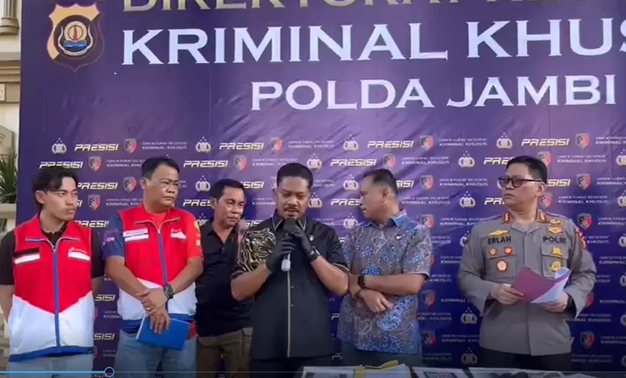 Polda Jambi ungkap penyelewengan BBM subsidi di SPBU Lubuk Landai Bungo. (Rara Khushshoh Azzahro/metrojambi.com)