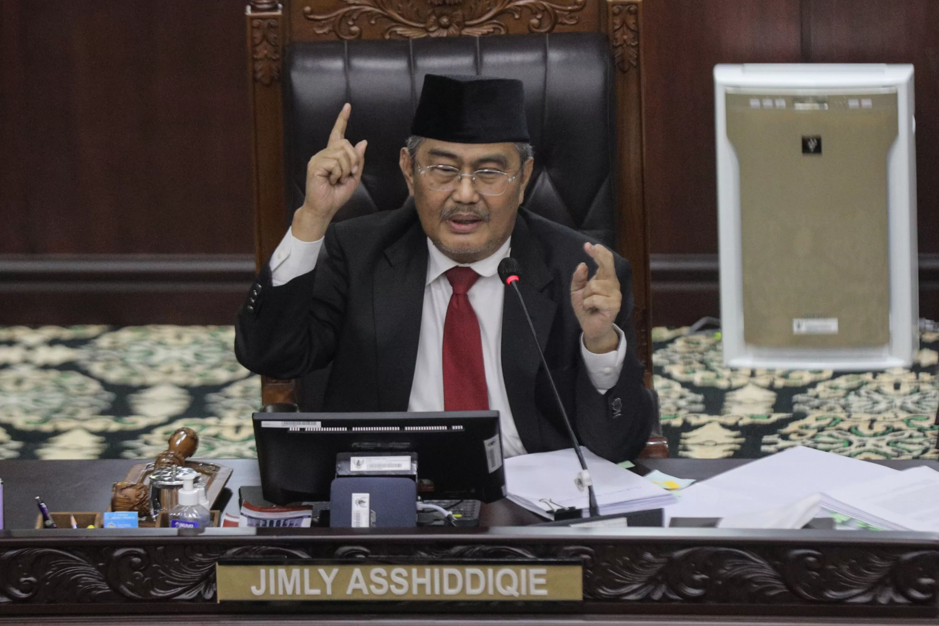 Profil Jimly Asshiddiqie, Ketua MK Pertama Periode 2003-2008 - Akurat