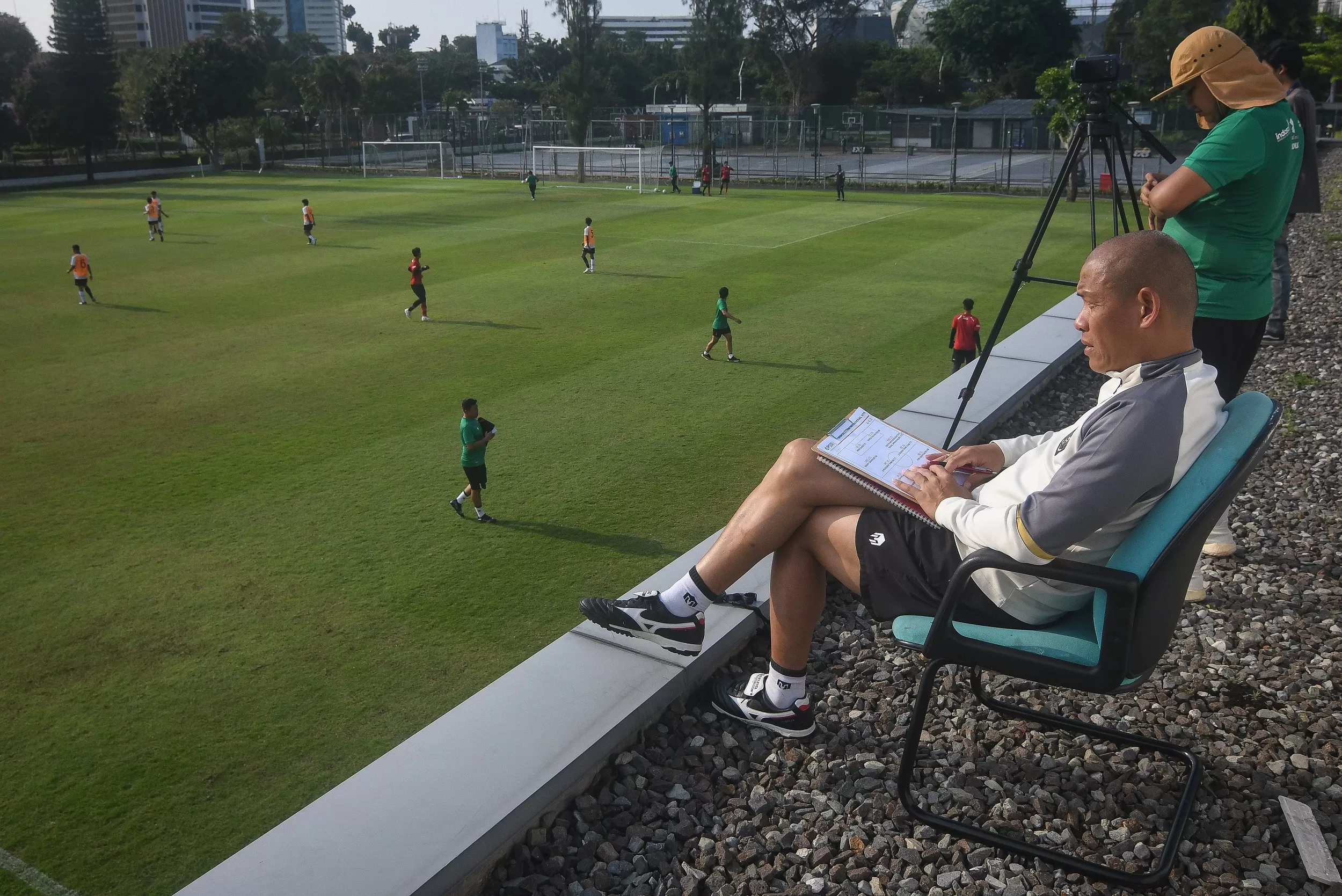 Bakar Semangat Pemain Timnas Indonesia U-16 Di Latihan Pagi, Nova ...