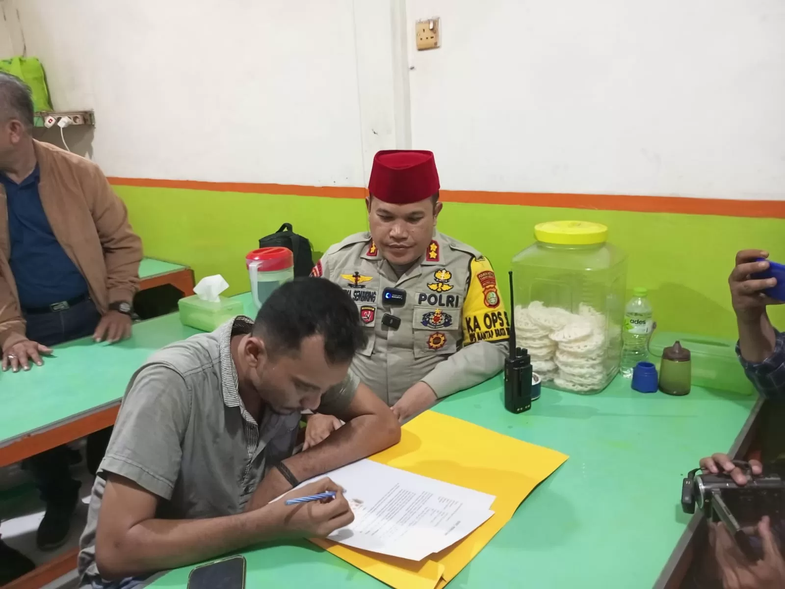 Viral Pria Makan di Warteg Bayar Seenaknya, Kasus Berujung Damai - Akurat