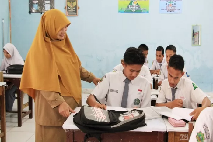 Jawaban PMM Apa Pengalaman Berkesan Ibu Dan Bapak Saat Membantu Murid ...