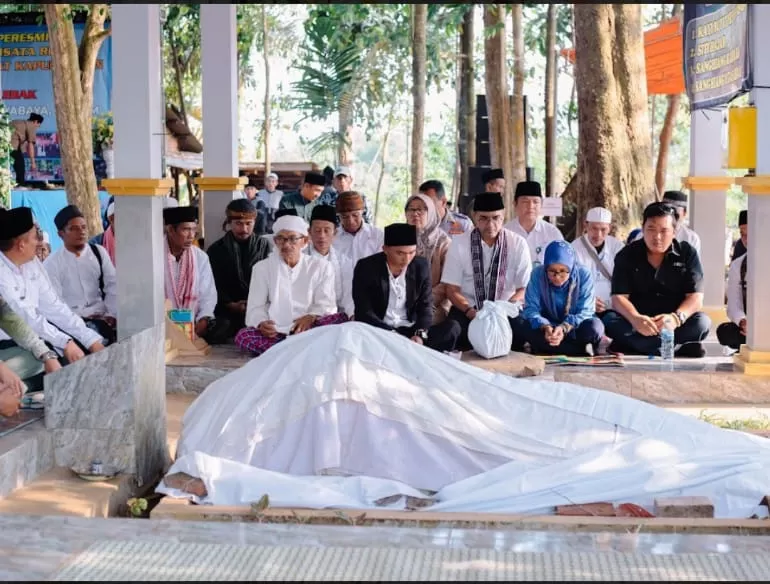 Karomah Makam Keramat Batu Kopeah Dan Sumur Tujuh Yang Masih Menjadi ...