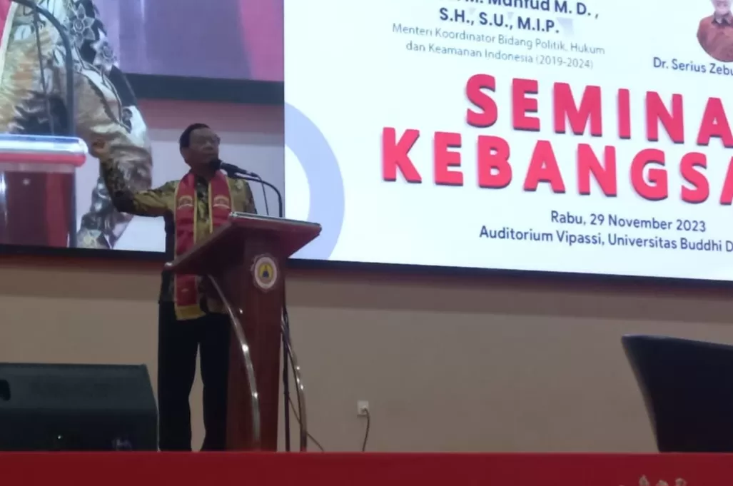 Ajak Rano Karno, Mahfud MD Gelar Seminar Kebangsaan di Universitas