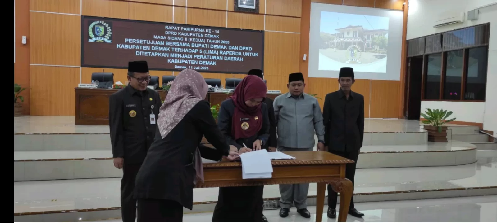 Rapat Paripurna, DPRD Demak Setujui Perda Kabupaten Layak Anak - Akurat ...