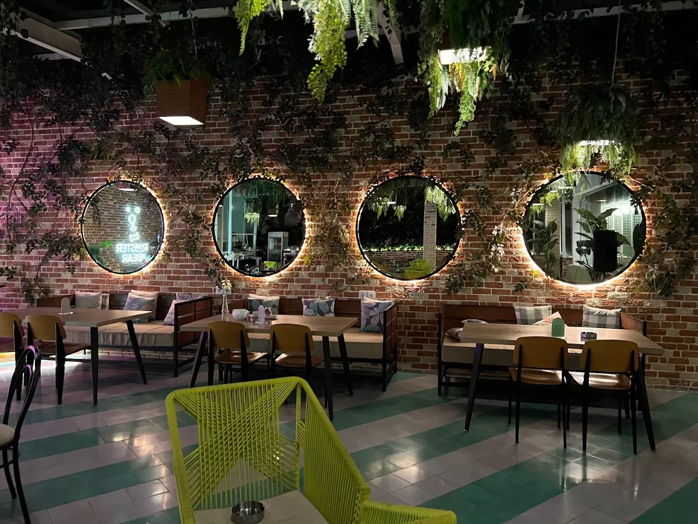 Menjelajahi Keunikan Cafe Instagramable Di Jogja Untuk Pecinta ...