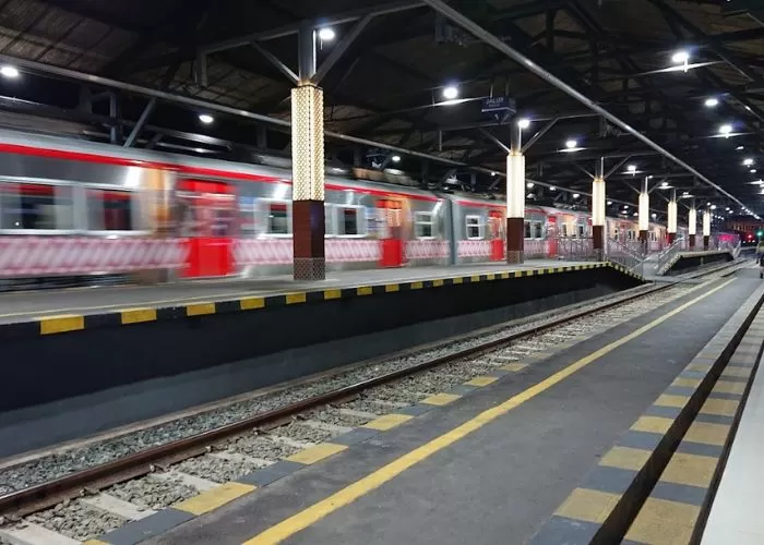 Sejarah Perjalanan Stasiun Lempuyangan: Pusaka Bersejarah Di Jantung ...