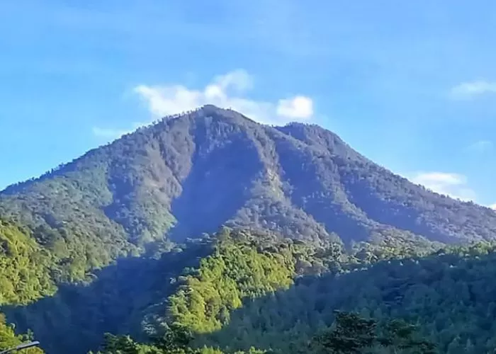 Misteri Yang Tersembunyi Di Gunung Kawi Keseimbangan Antara Aura