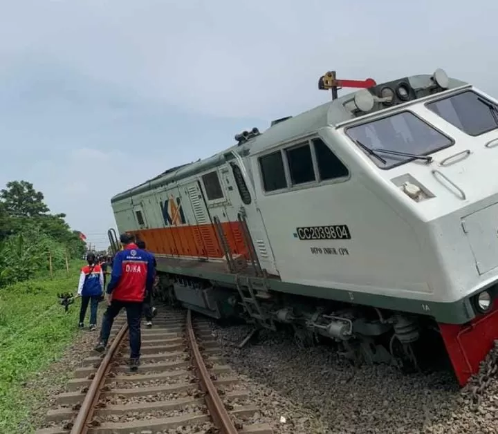 Update Evakuasi KA Pandalungan, Usai Anjlok Di Stasiun Tanggulangin ...