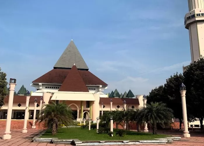 Memukau Dan Elegan: Perjalanan Sejarah Dan Keindahan Arsitektur Masjid ...