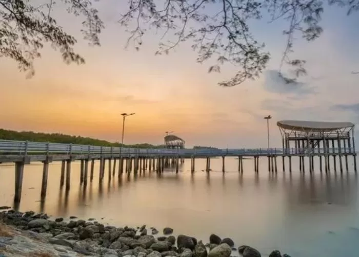 Rekomendasi 5 Pantai Tercantik Di Jalur Pantura Jawa: Pantai Yang Wajib ...