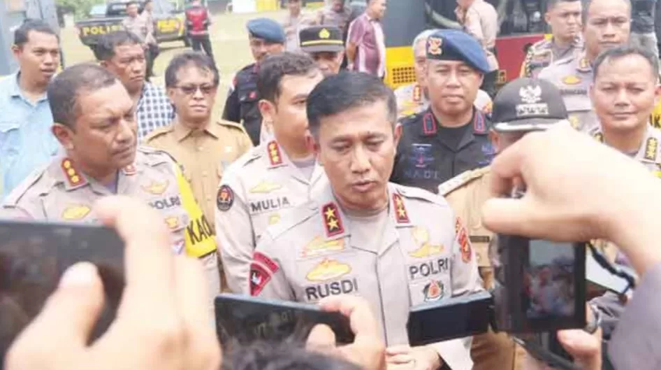 Kapolda Jambi Irjen Pol Rusdi Hartono menjelaskan penindakan terhadap pelaku pembakaran hutan dan lahan (Karhutla) kepada wartawan