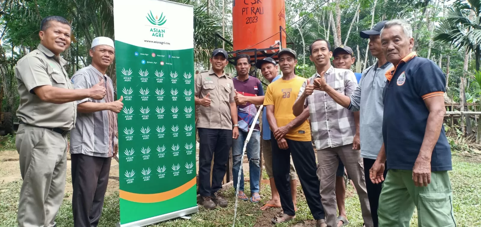 Asian Agri Bangun Sumur Bor Bagi Warga Yang Kesulitan Air Bersih di Dusun Tanggo Rajo dan Desa Tou Sumay di Jambi 