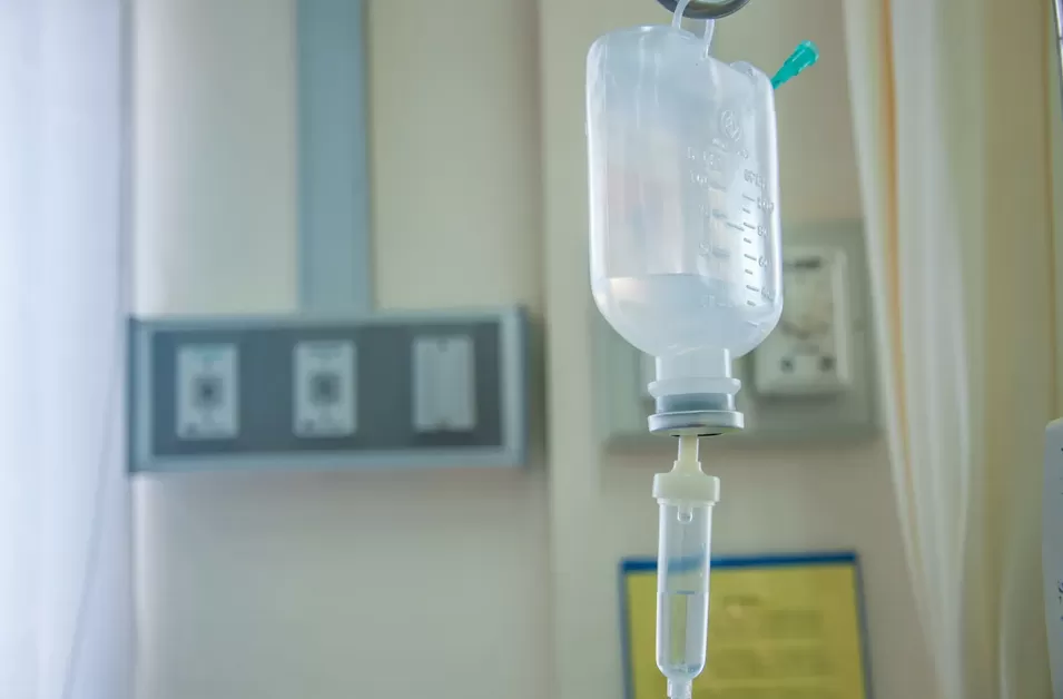 Cairan infus jadi toner sedang viral di media sosial, menanggapi hal tersebut beberapa dokter menyarankan konsultasi dulu, walau penggunaannya tetap aman