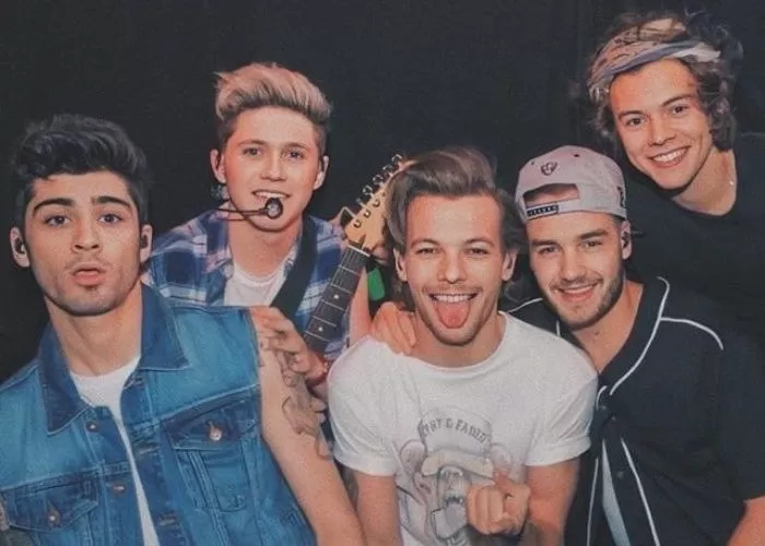 Lirik lagu Steal My Girl dari One Direction.