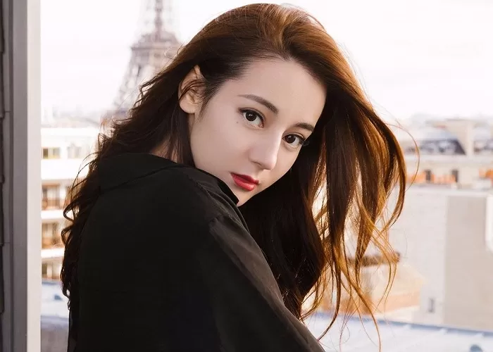 Dilraba Dilmurat Artis Cina Pernah Sukses Jadi Spg Sidoarjo Kini