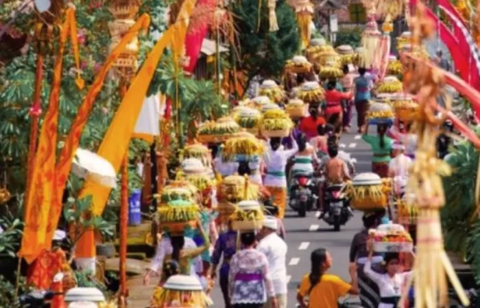 Makna Dan Tradisi Yang Dilakukan Saat Hari Raya Galungan Jawatimuran