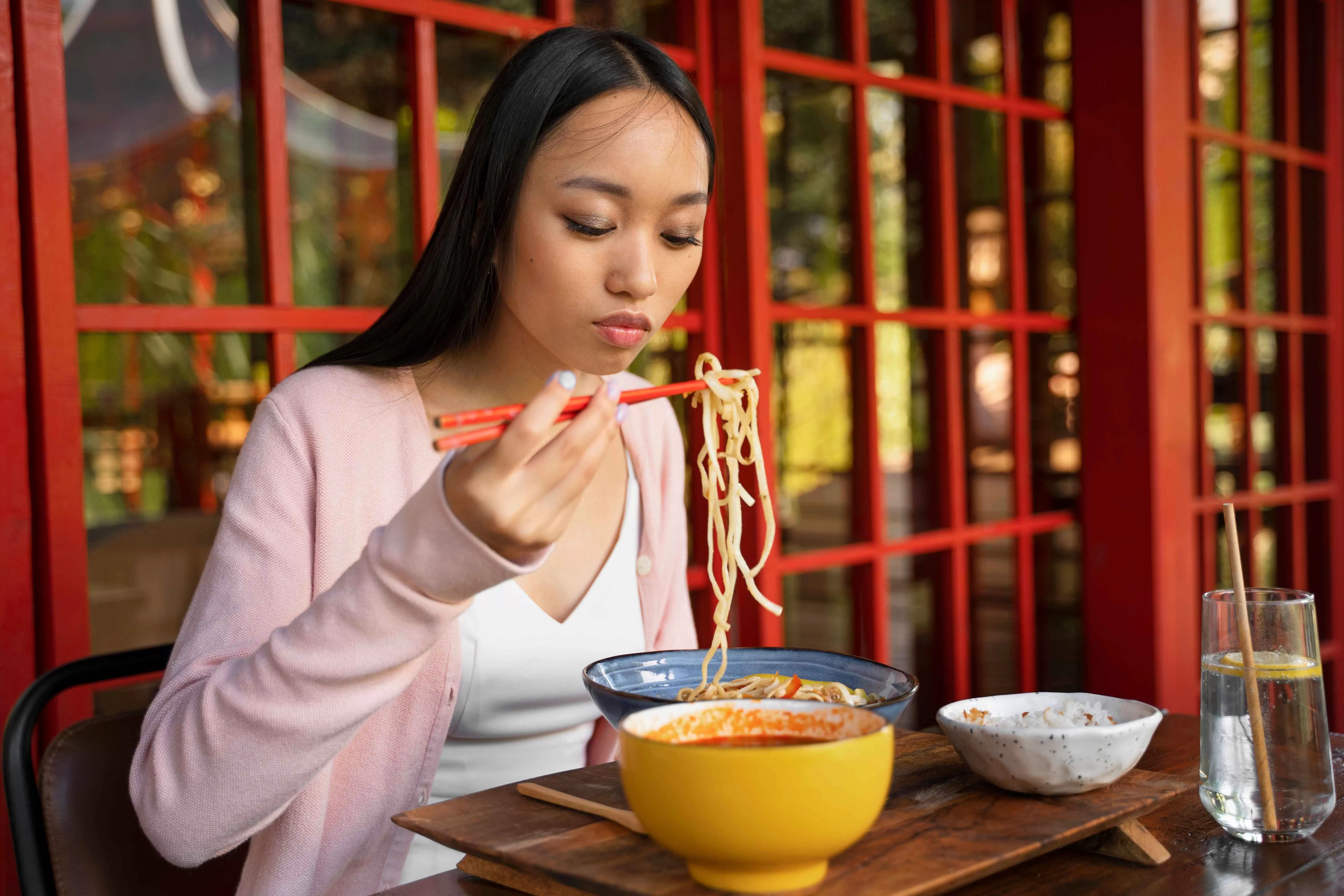 Kenapa Wanita Lebih Suka Makan Pedas Ketahui Manfaat Dan Dampaknya