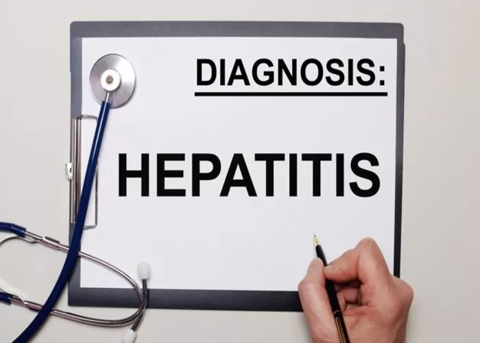 Hepatitis A menular melalui makanan mentah.