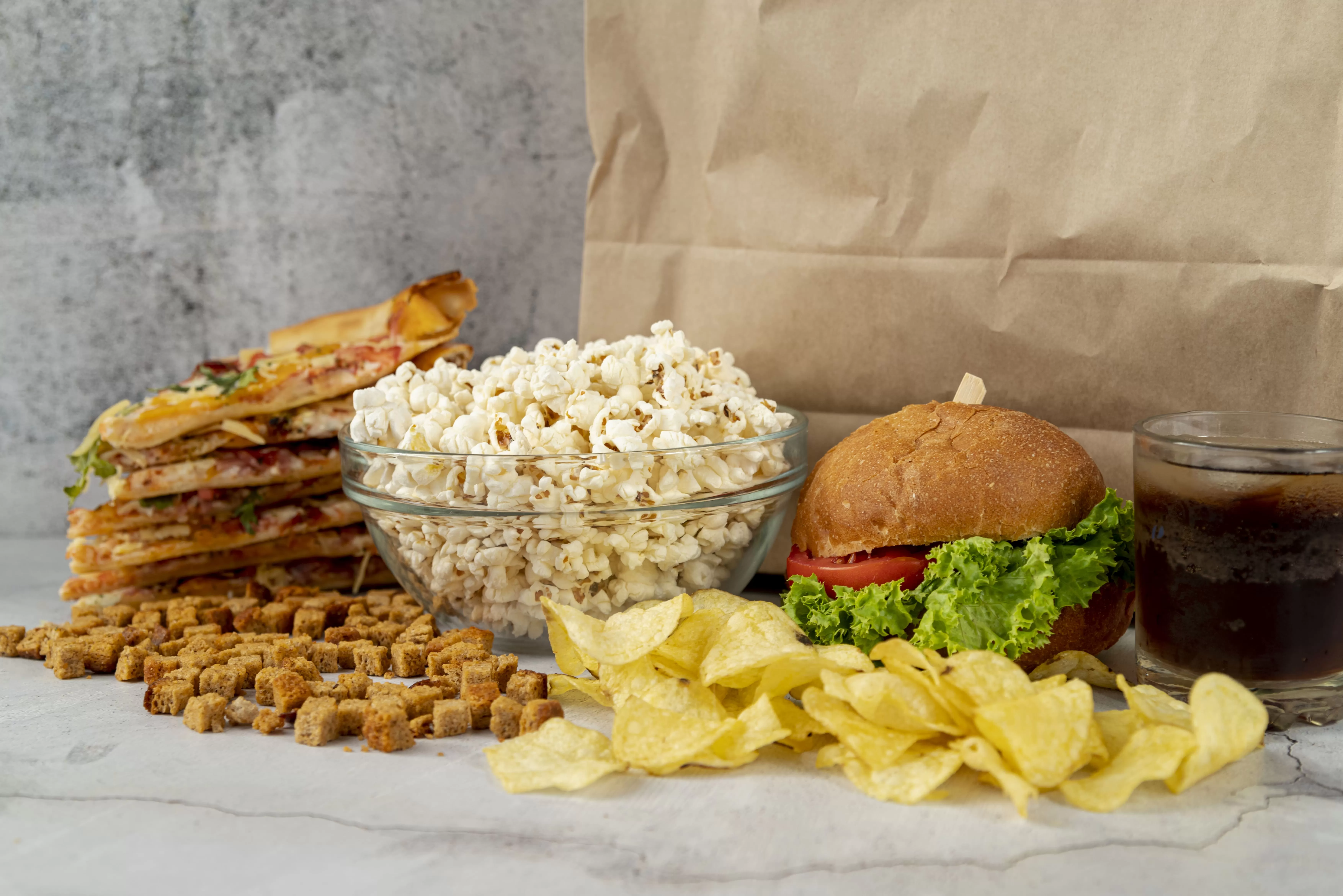 Makanan yang sudah kadaluwarsa (Freepik.com)