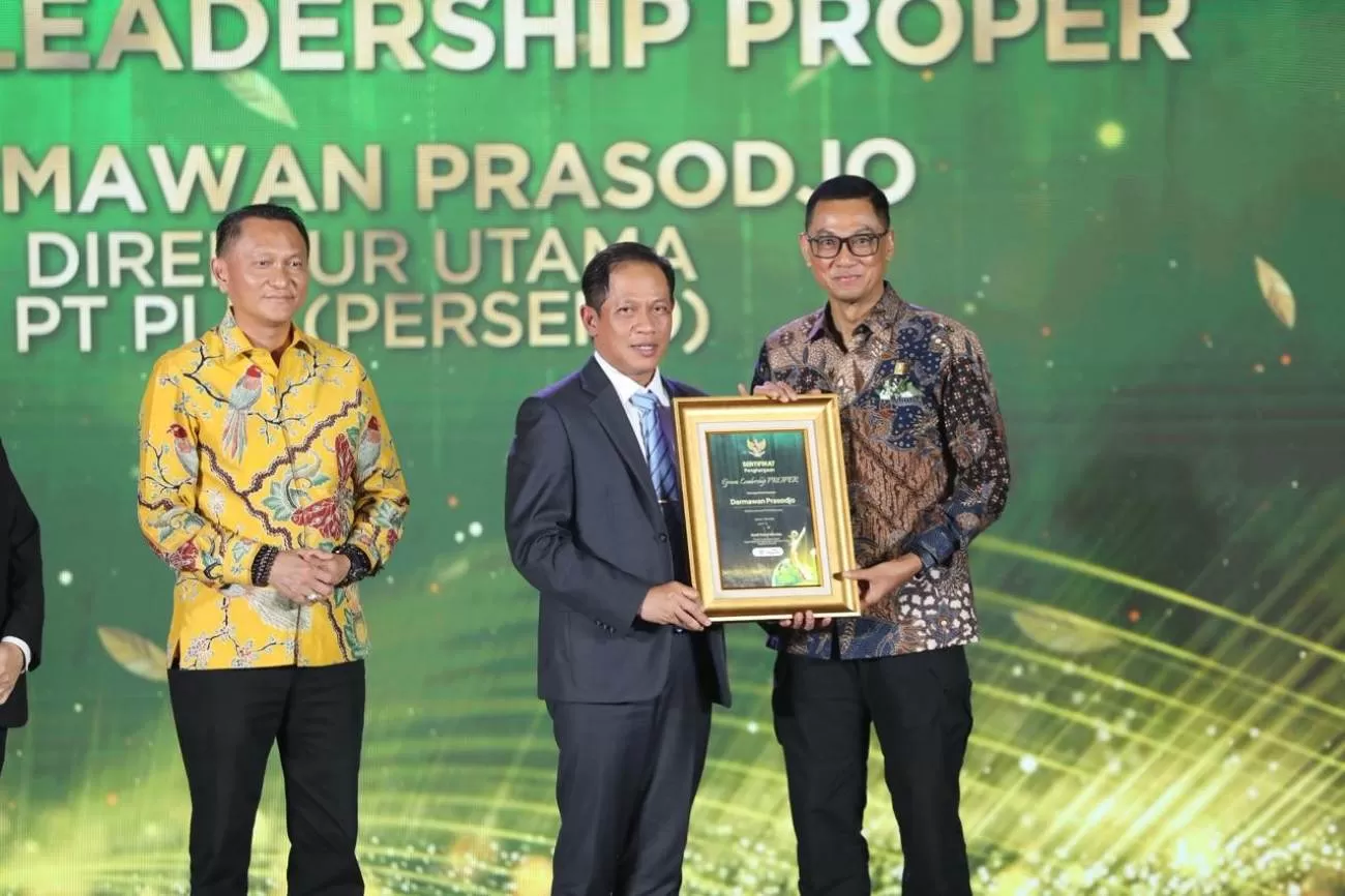 Dirut PLN Darmawan Prasodjo Raih Penghargaan Green Leadership, Borong 11 Proper Emas KLH 2025. (beritantb.co.id/PLN)