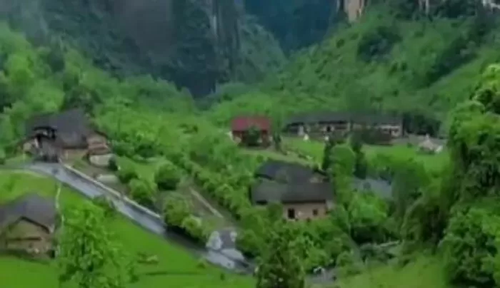 Lembah di Indonesia juga tak kalah indahnya dengan di luar negeri (Tangkap layar/Tiktok @babeboss_21)