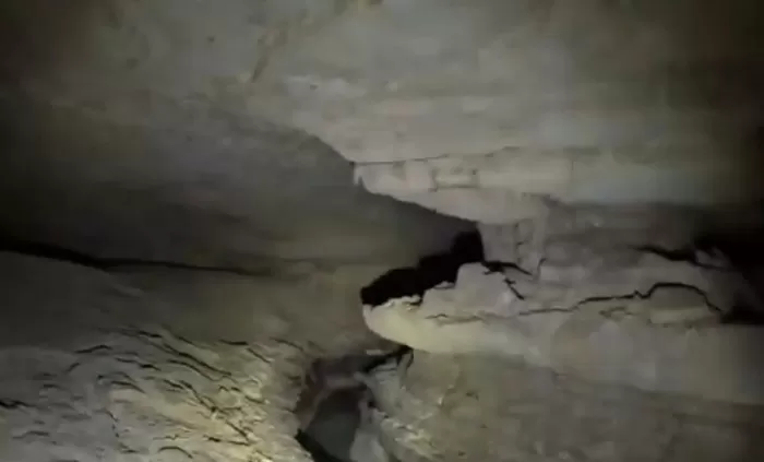 Gua merupakan lubang yang tercipta secara alami di kaki gunung (Tangkap layar/ Youtube Icon of Indonesia)