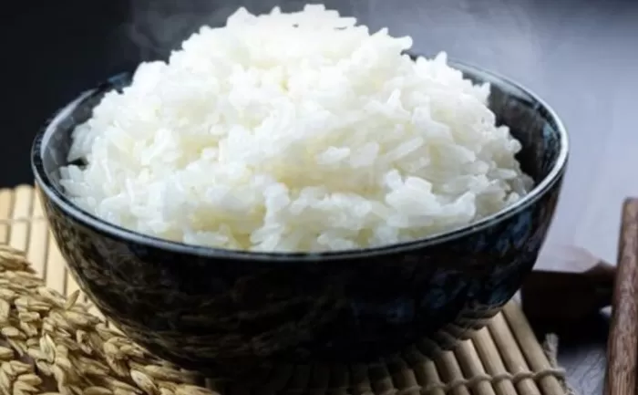 Menanak nasi  bisa jadi pertanda rejeki akan datang (Pinterest)