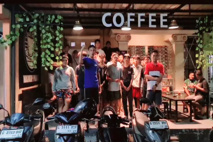 Komunitas Motor Tegal saat menyatakan dukungan terhadap Kapolda Jateng untuk maju dalam Pilkada Serentak Jawa Tengah 2024 (Dok/Vimanews.id)