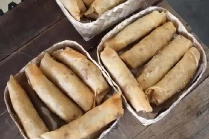 Lumpia Samijaya merupakan salah satu kuliner kaki lima di Jogja yang legendaris sejak 1976 (Tangkap layar/Youtube @10 Best ID)