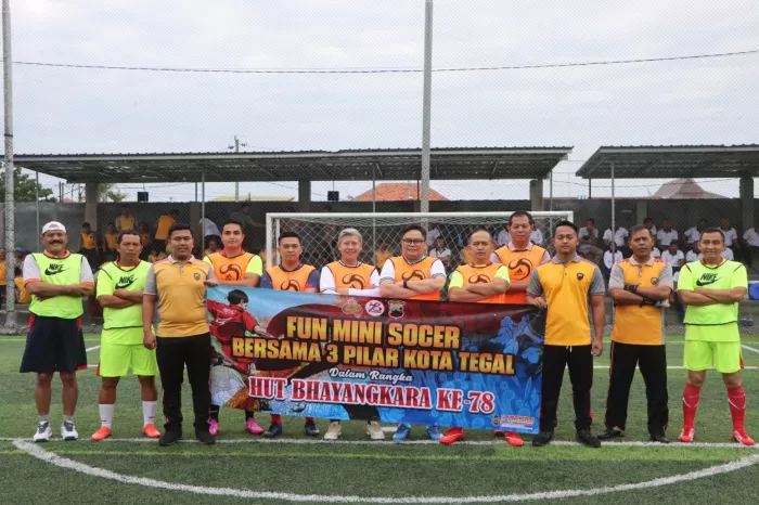 Polres Tegal Kota menggelar Fun Mini Soccer bersama Tiga Pilar (Dok/Vimanews.id)