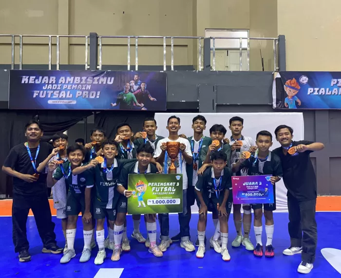 Tim Futsal SMP Ihsaniyah Kota Tegal Raih Juara III Turnamen Futsal By U  (Dok/SMP Ihsaniyah)