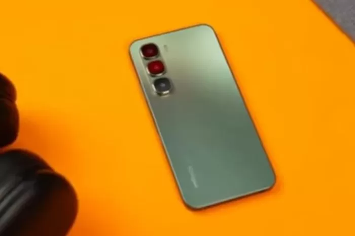 Penampakan Infinix Hot 60 Pro  (Youtube IMTEKNO )