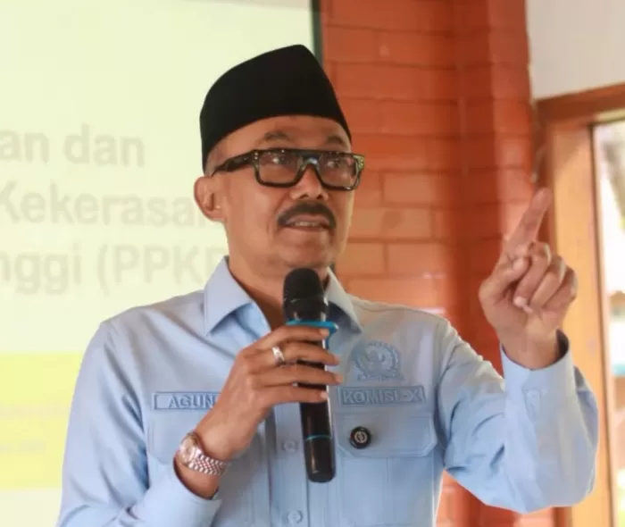 Anggota Komisi X DPR RI Agung Widyantoro saat Workshop Pencegahan dan Penanganan Kekerasan di Perguruan Tinggi di Teras Padi Paguyangan Brebes, Sabtu (1/11/2025) (Instagram/Agung Widyantoro)