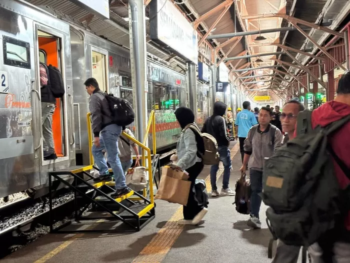 KAI Daop 4 Semarang Kebanjiran Pemesan, Tiket Nataru Tembus 37 Ribu (Dok/Vimanews.id)