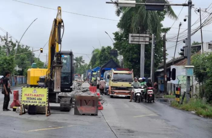 Perbaikan Rigid Beton Jalan Martoloyo picu kemacetan di Pagi dan Malam hari (Dok/Vimanews.id)
