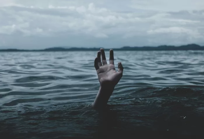 Ilustrasi kecelakaan kapal di dekat Pelindo 3 selamat, 1 hilang (Unsplash/Stormseeker)