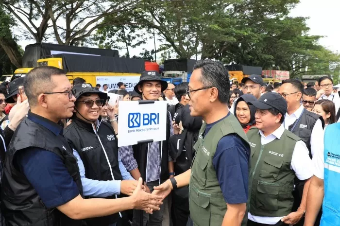 Bertepatan di Hari Bela Negara Danantara Indonesia dan BP BUMN salurkan bantuan (Dok/Danatara Indonesia)