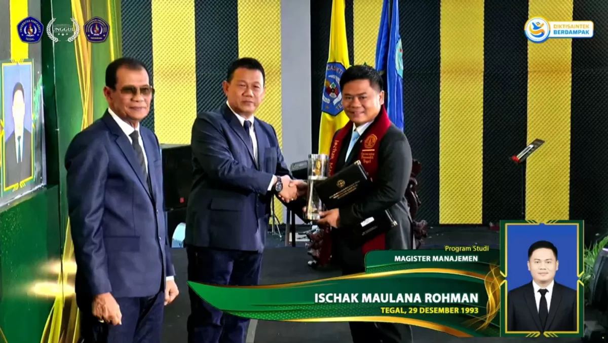 Bupati Tegal Ischak Maulana Rohman menuntaskan studi S2 di Universitas Pancasakti Tegal (Dok/Vimanews.id)