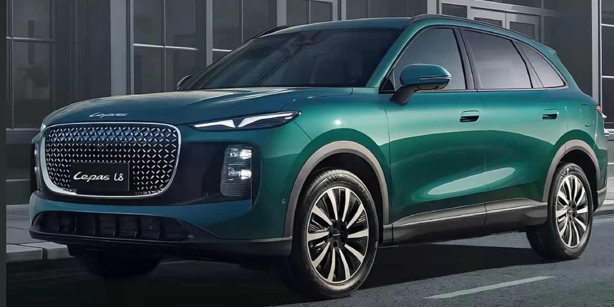 Tampil berkelas, LEPAS L8 siap temani perjalanan keluarga lebih nyaman. (TikTok/cardrive Indonesia)